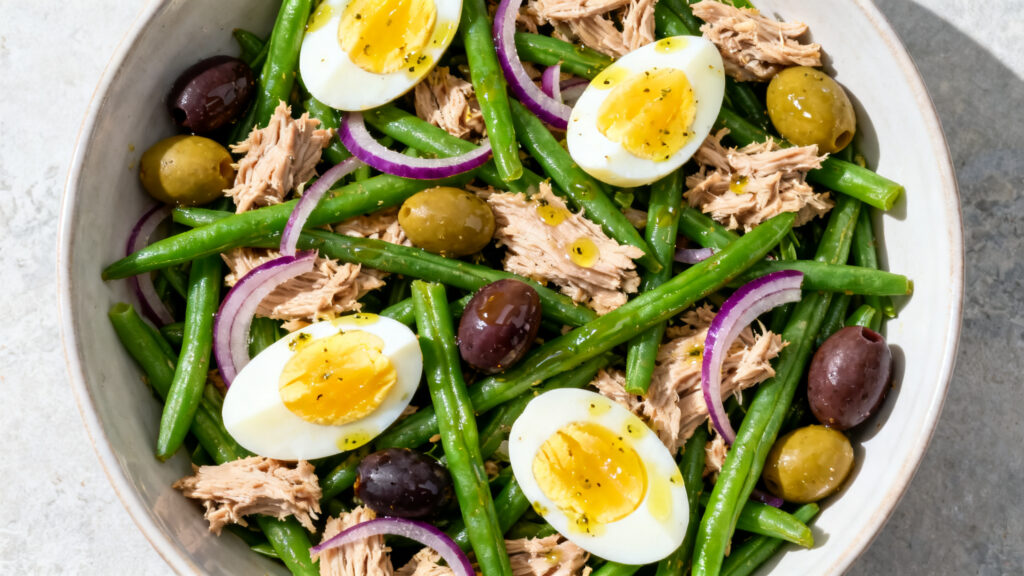 Salade de haricots verts façon niçoise avec thon et œufs